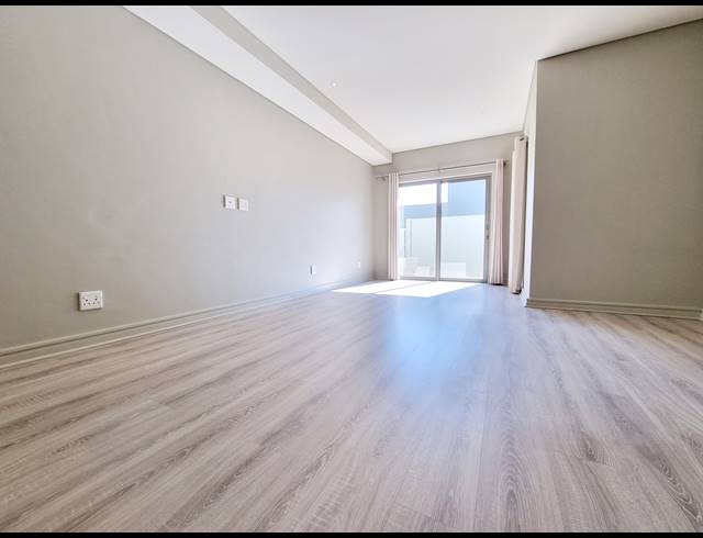 3 BEDROOM DUPLEX TO LET IN OAKLANDS